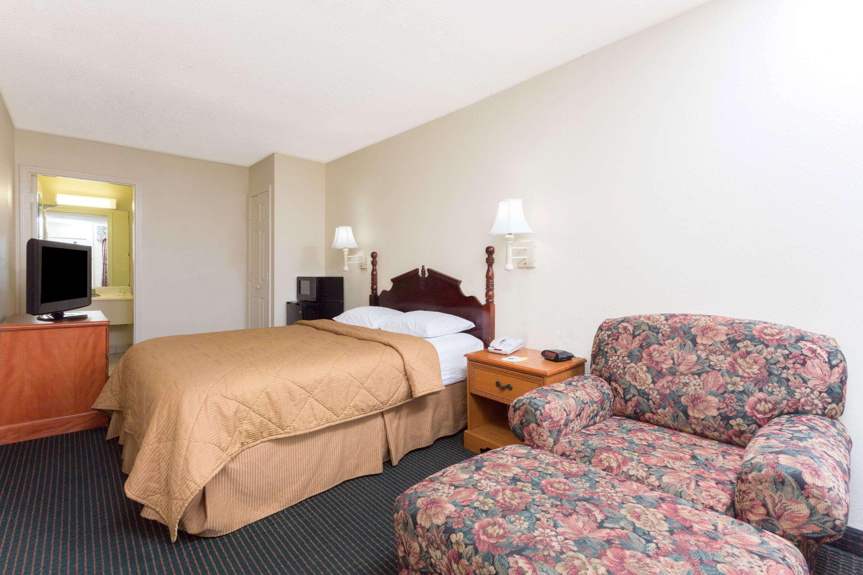 Days Inn & Suites By Wyndham Vicksburg Buitenkant foto