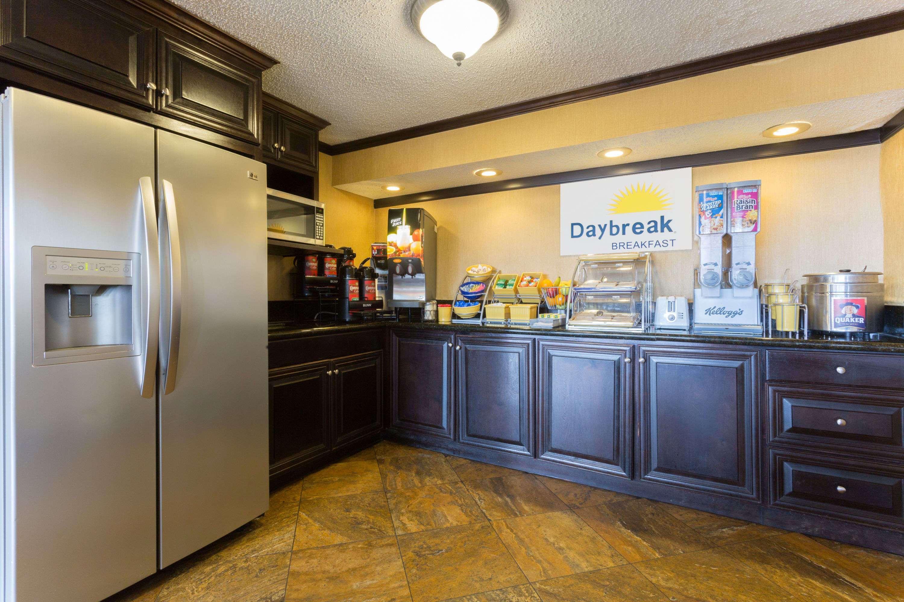 Days Inn & Suites By Wyndham Vicksburg Buitenkant foto
