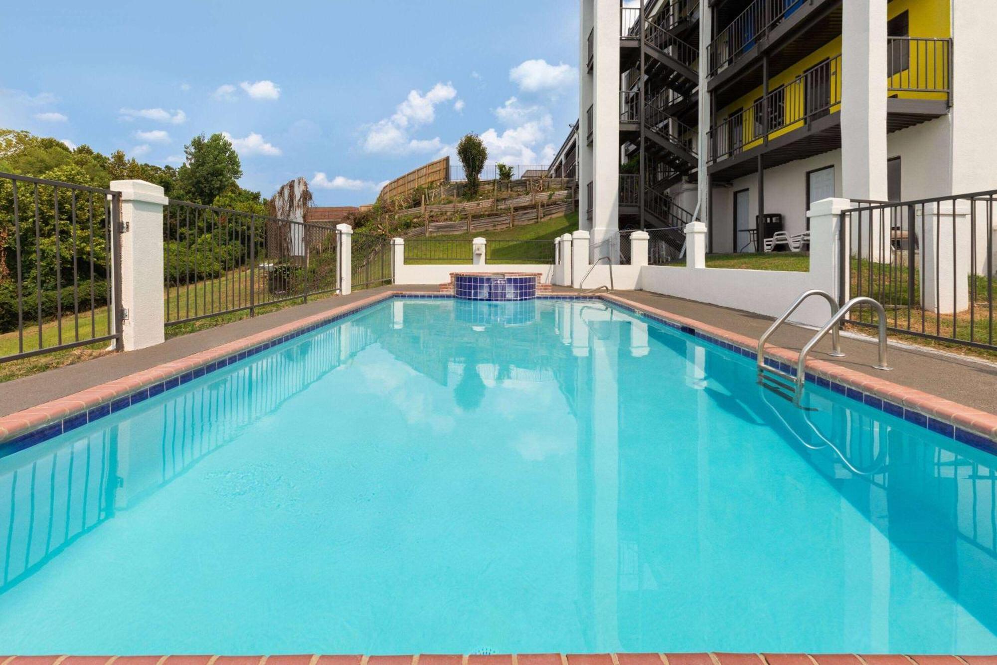 Days Inn & Suites By Wyndham Vicksburg Buitenkant foto
