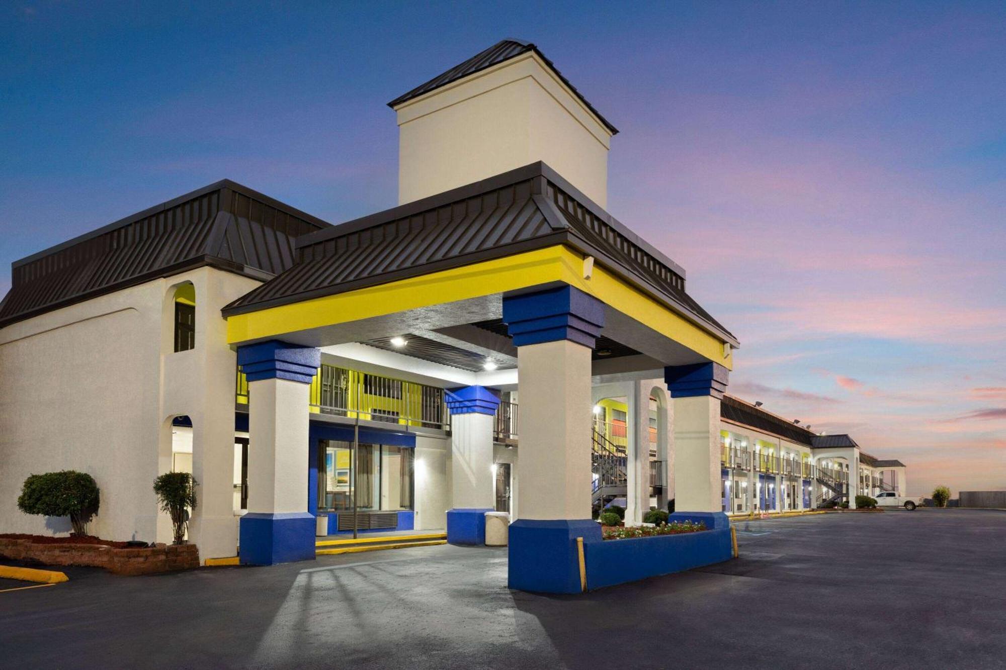 Days Inn & Suites By Wyndham Vicksburg Buitenkant foto