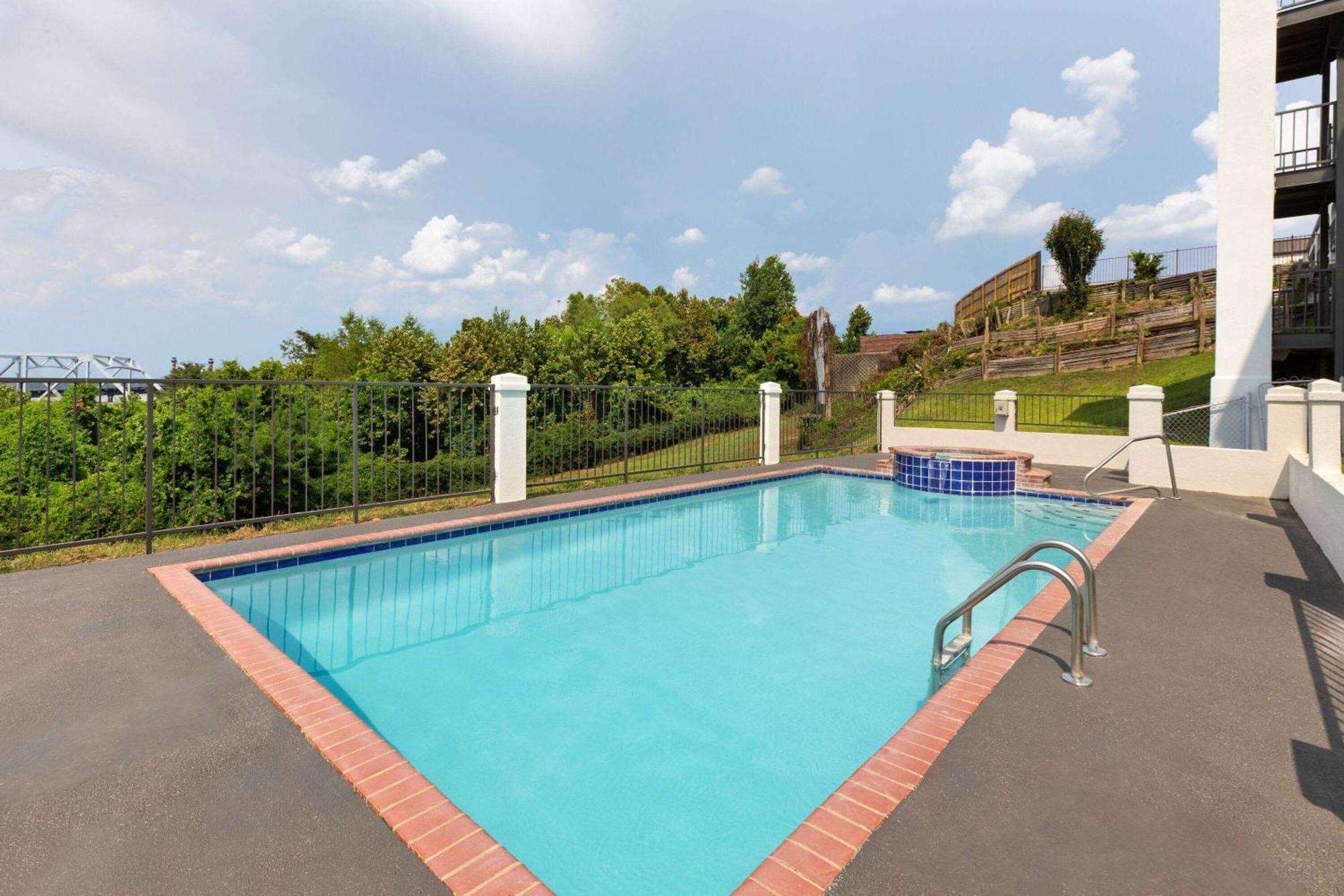 Days Inn & Suites By Wyndham Vicksburg Buitenkant foto
